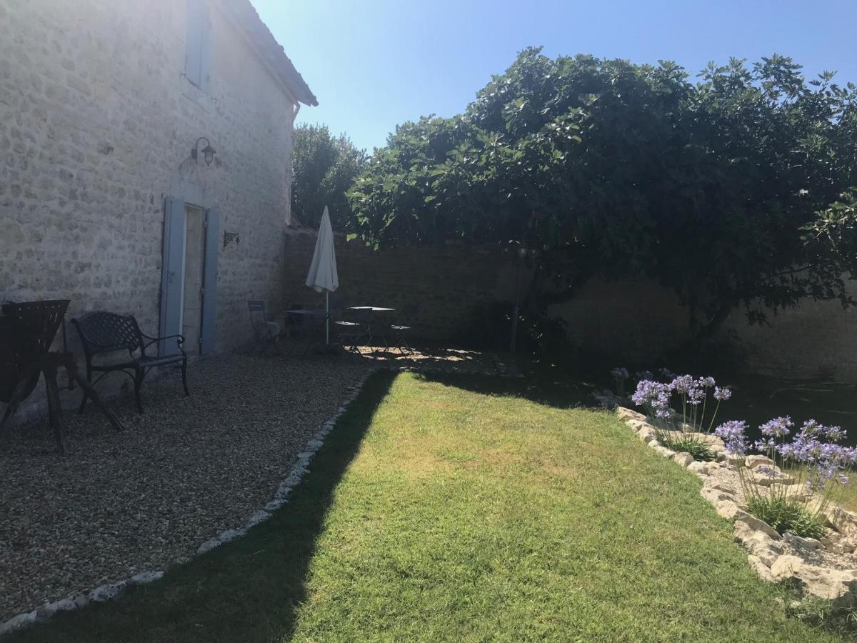 Le Four A Pain Hotell Saint-Jean-dʼAngély Eksteriør bilde