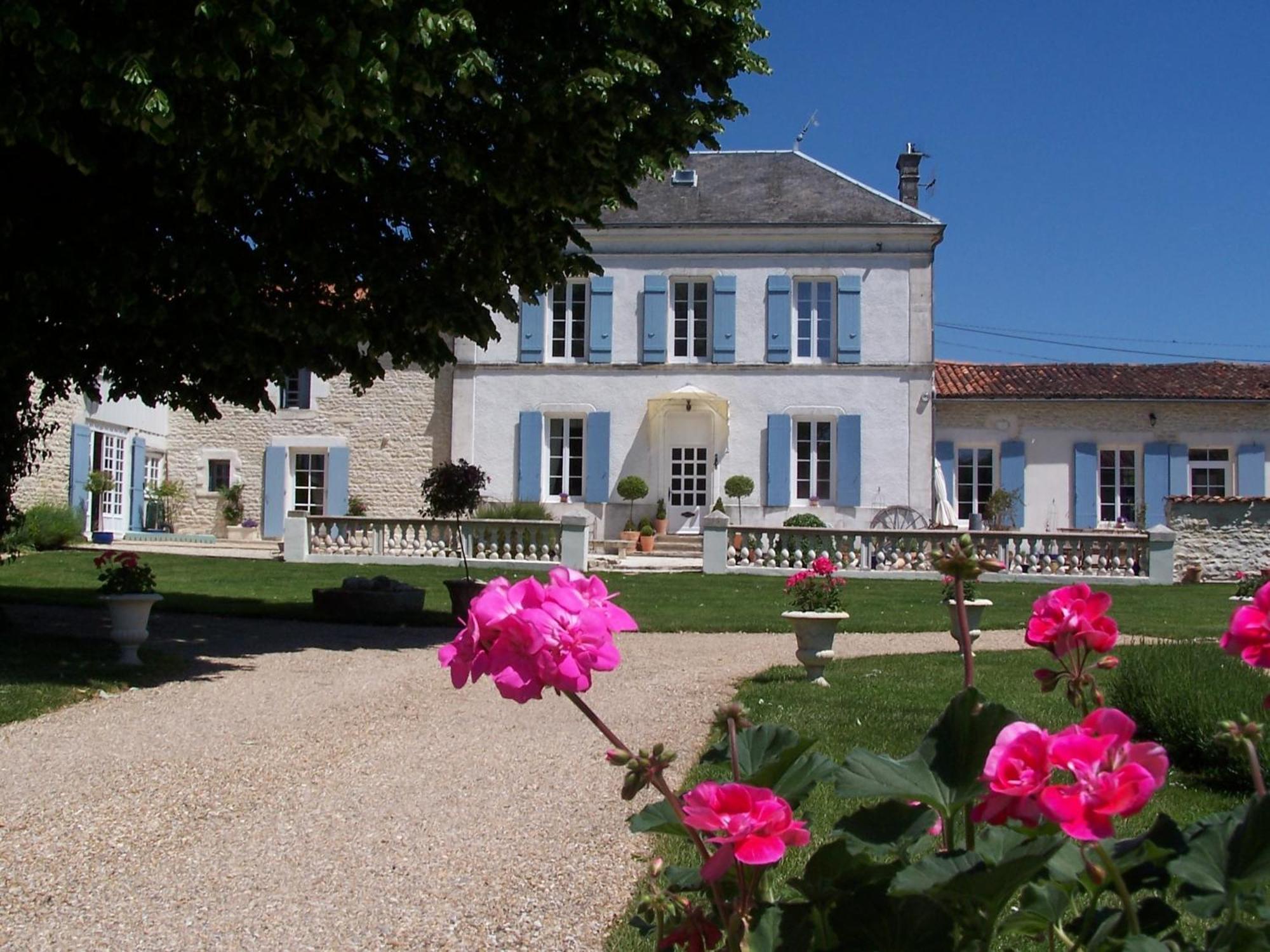 Le Four A Pain Hotell Saint-Jean-dʼAngély Eksteriør bilde