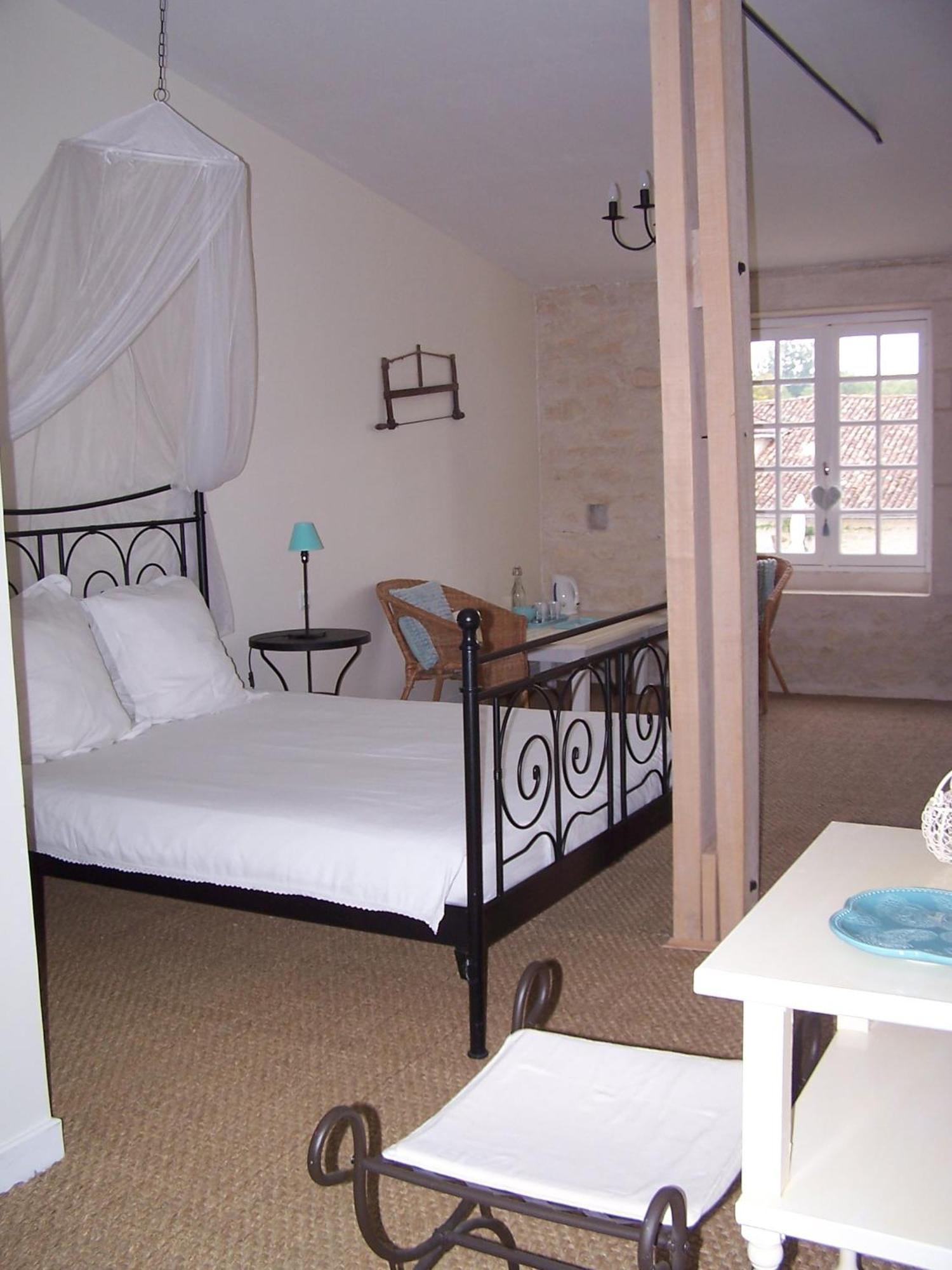 Le Four A Pain Hotell Saint-Jean-dʼAngély Eksteriør bilde